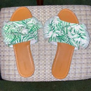 Tropical Frayed Bow Vamp Sandals